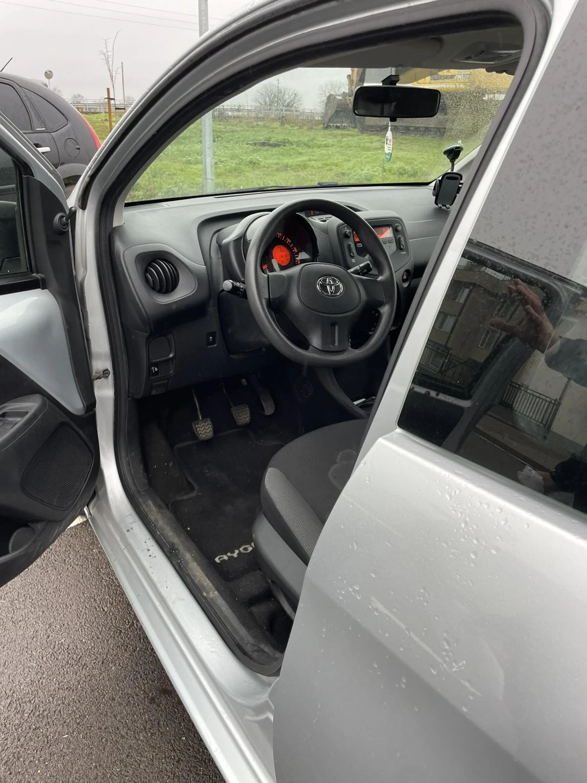 Toyota Aygo 1.0 Tce 72 к.с  - изображение 8