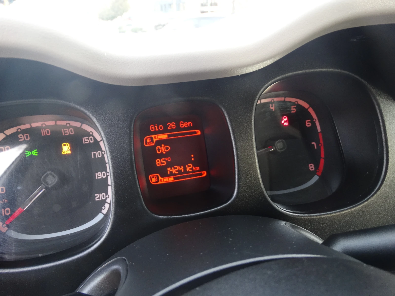 Fiat Panda 0, 9 МЕТАН/БЕНЗИН - изображение 10