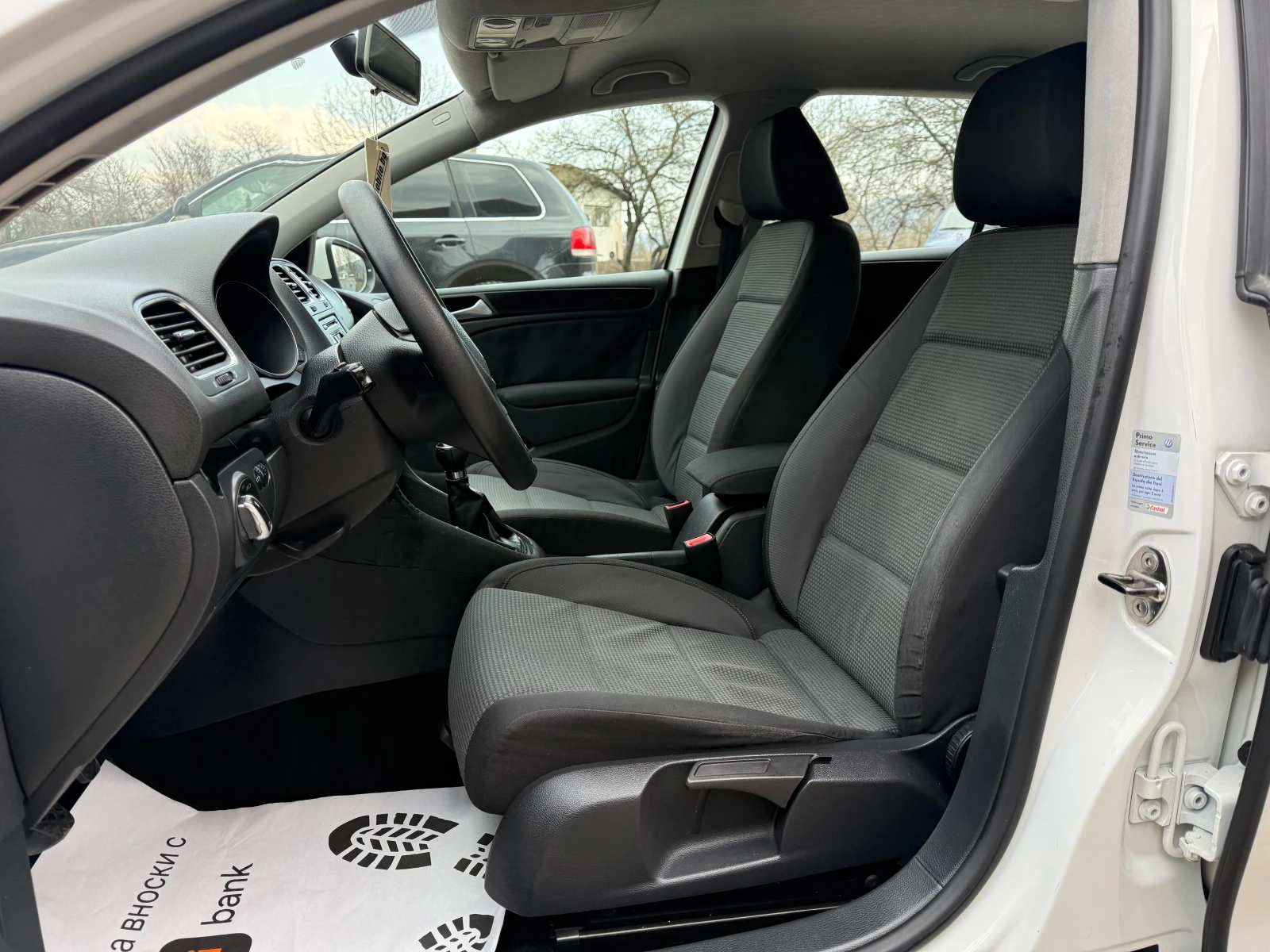 VW Golf 6 1.6i 102kc, снимка 7 - Автомобили и джипове - 53879281