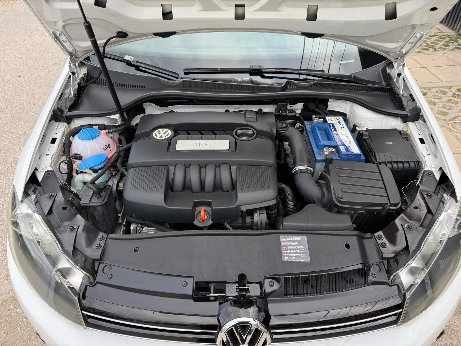 VW Golf 6 1.6i 102kc, снимка 13 - Автомобили и джипове - 53879281