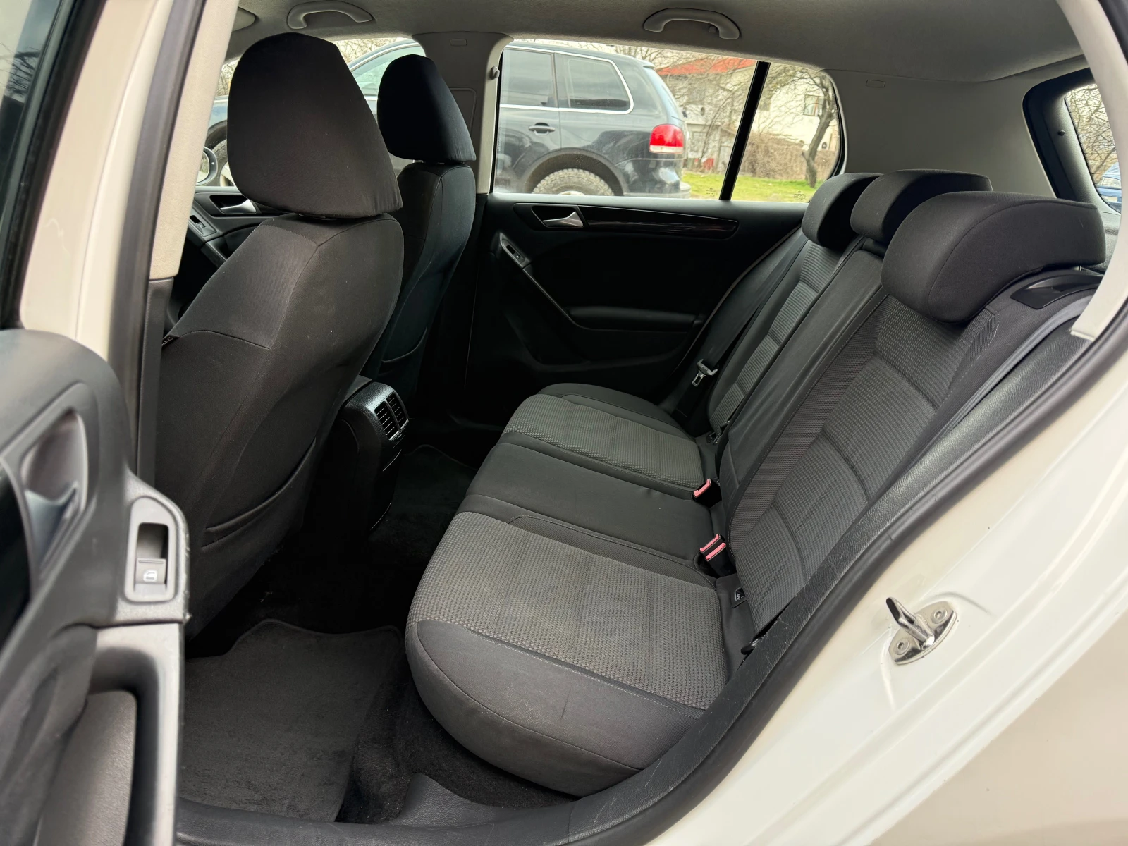 VW Golf 6 1.6i 102kc, снимка 9 - Автомобили и джипове - 53879281