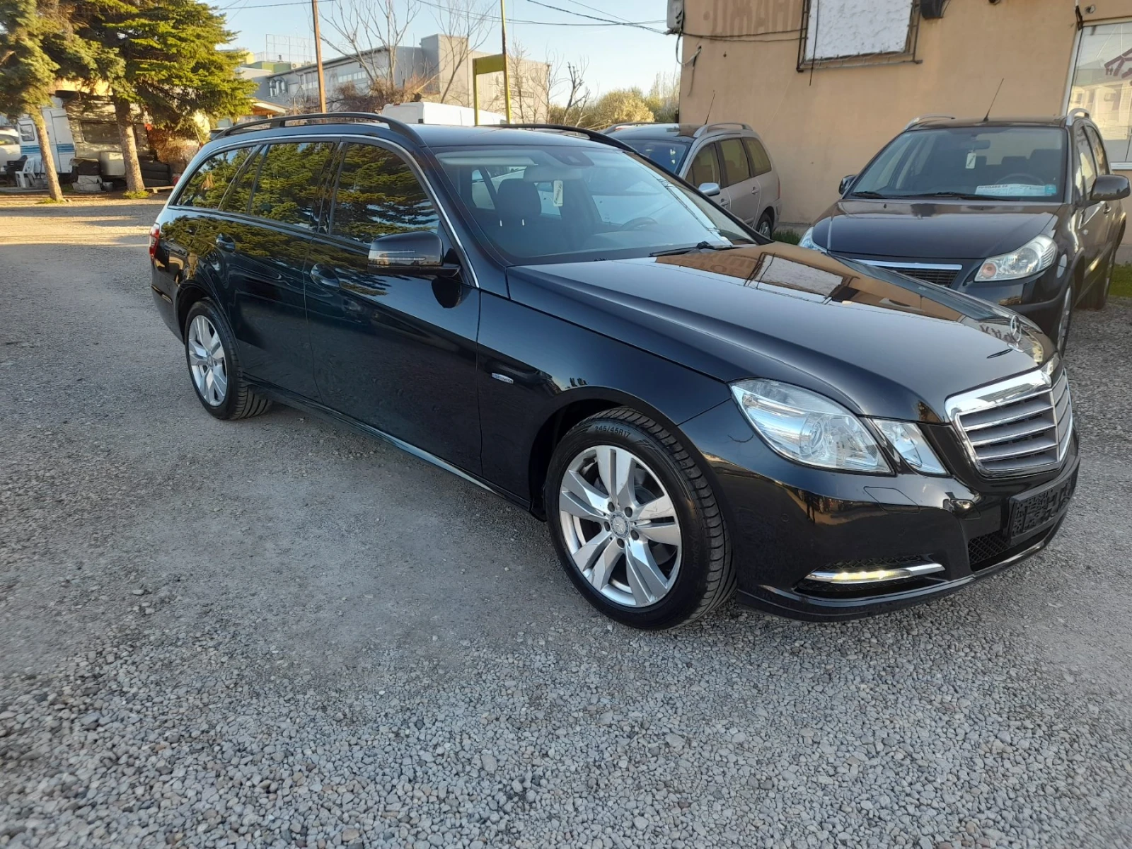 Mercedes-Benz E 220 2.2CDI, снимка 3 - Автомобили и джипове - 54155864