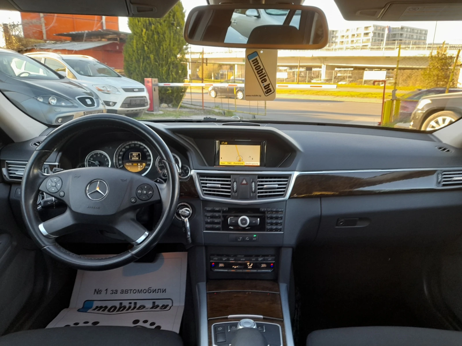 Mercedes-Benz E 220 2.2CDI, снимка 14 - Автомобили и джипове - 54155864