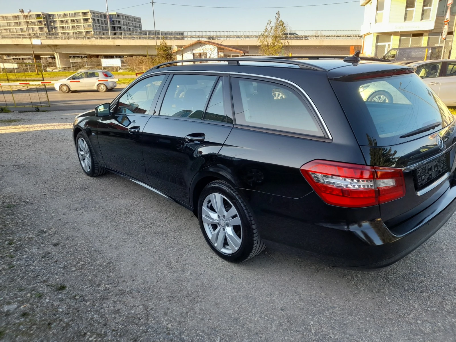 Mercedes-Benz E 220 2.2CDI, снимка 6 - Автомобили и джипове - 54155864