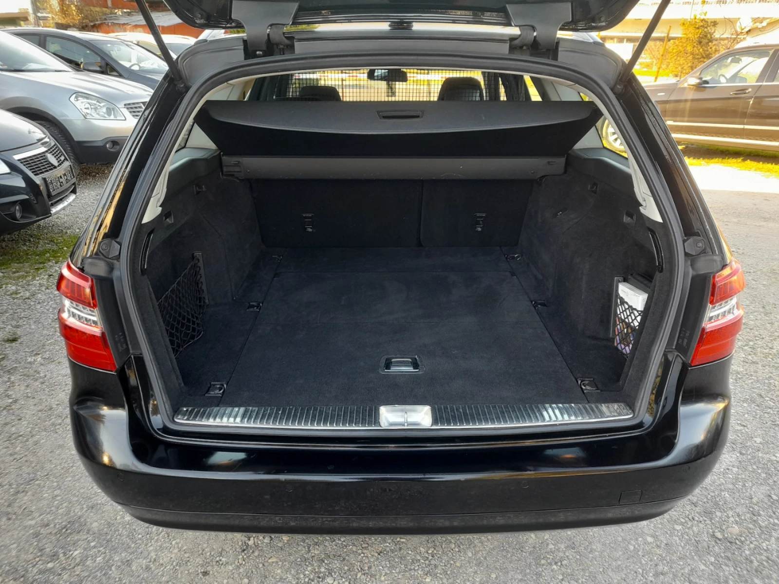 Mercedes-Benz E 220 2.2CDI, снимка 10 - Автомобили и джипове - 54155864