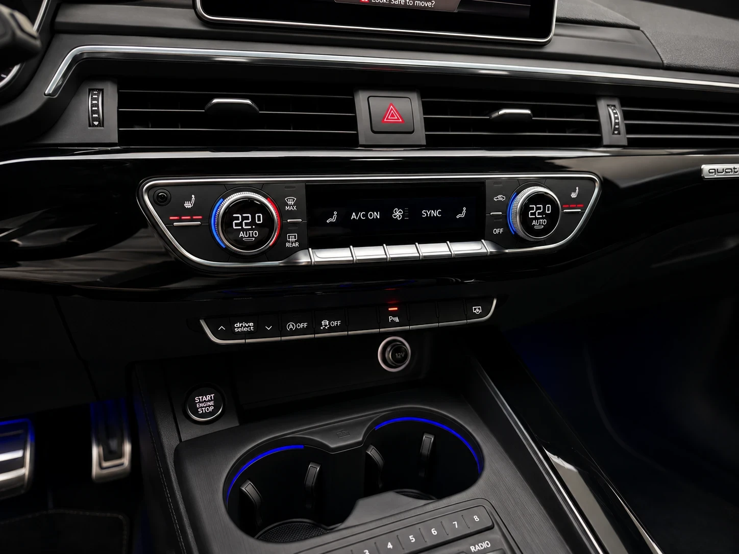 Audi A4 3XSLINE::DISTRONIK::PANORAMA::QUATTRO ::MASSAGE::, снимка 11 - Автомобили и джипове - 54717478