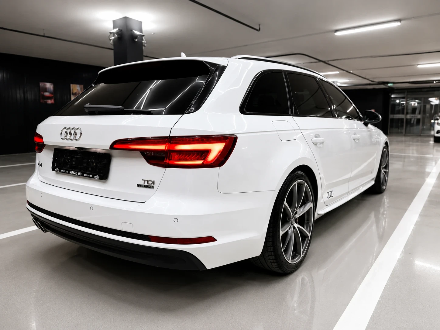 Audi A4 3XSLINE::DISTRONIK::PANORAMA::QUATTRO ::MASSAGE::, снимка 5 - Автомобили и джипове - 54717478