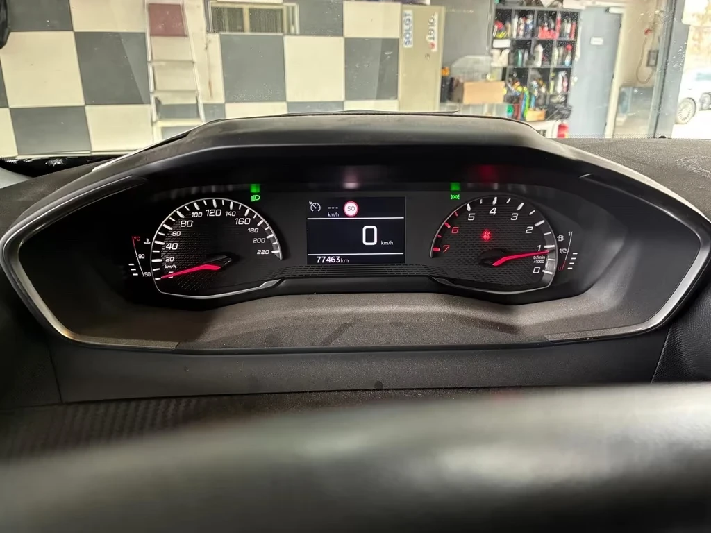 Peugeot 2008 Active1.2 aut. 101ps Puretech DK, снимка 10 - Автомобили и джипове - 54898518