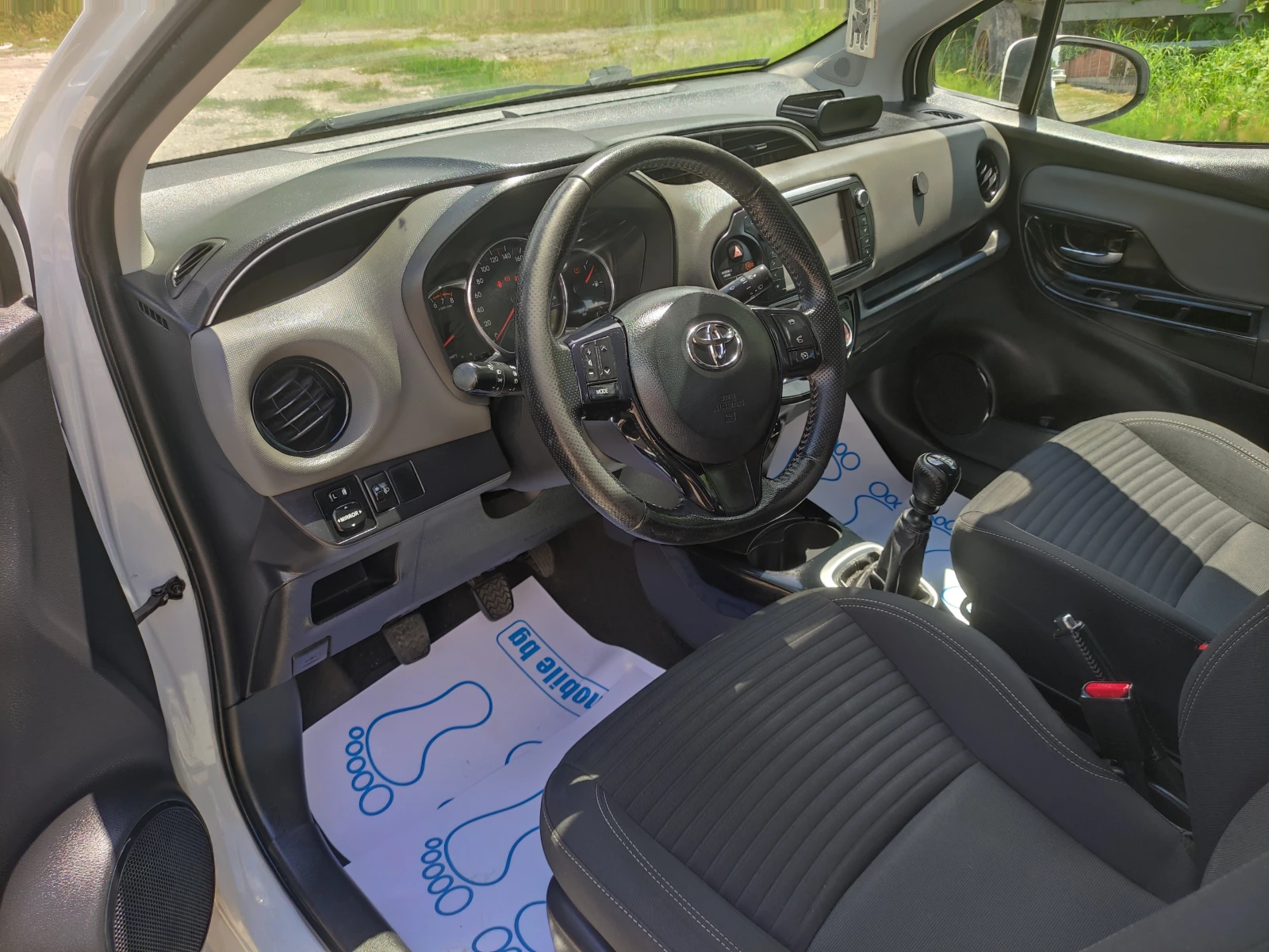 Toyota Yaris 1, 3 vvt като нов 119000км фул екстри  6ск  евро 6, снимка 7 - Автомобили и джипове - 54975884