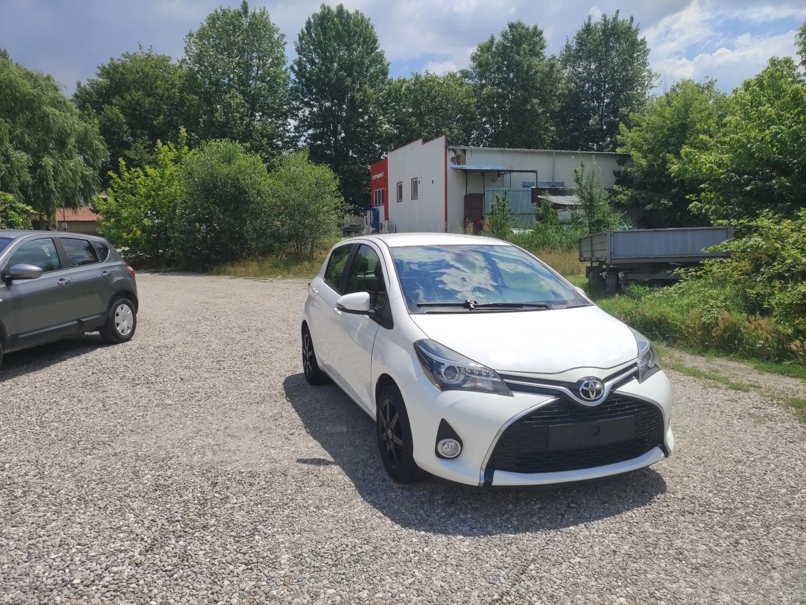Toyota Yaris 1, 3 vvt като нов 119000км фул екстри  6ск  евро 6, снимка 2 - Автомобили и джипове - 54975884