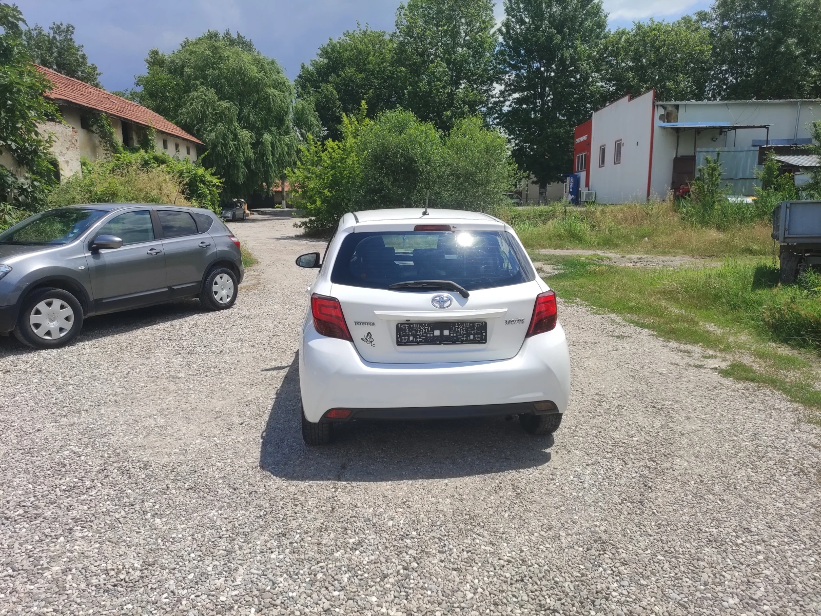 Toyota Yaris 1, 3 vvt като нов 119000км фул екстри  6ск  евро 6, снимка 4 - Автомобили и джипове - 54975884