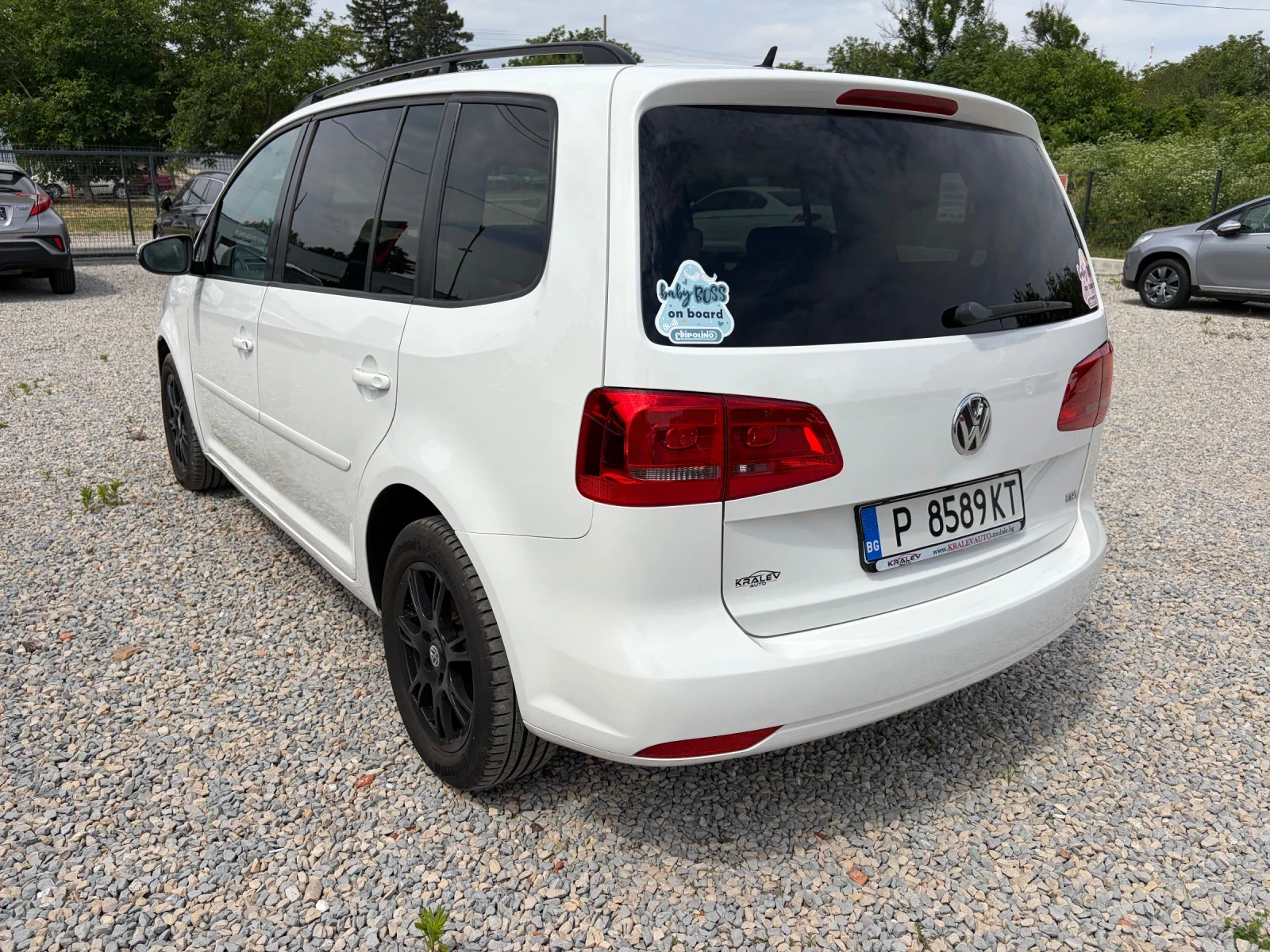 VW Touran 1.6TDI 7-МЕСТА, снимка 4 - Автомобили и джипове - 55071035