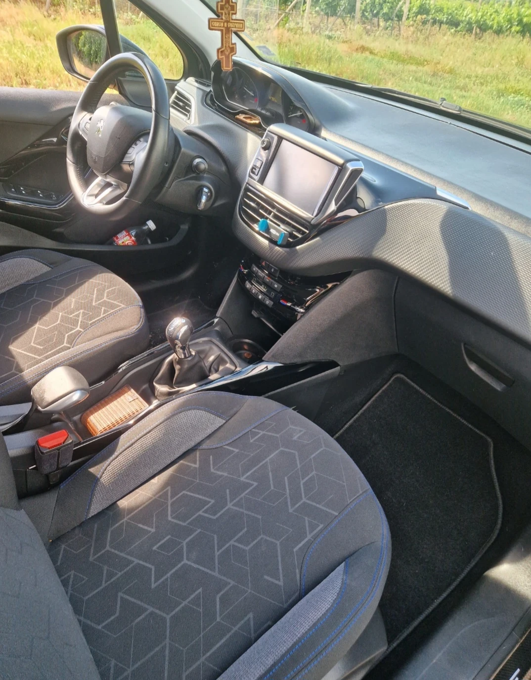 Peugeot 2008 1.5hdi, снимка 9 - Автомобили и джипове - 55080330