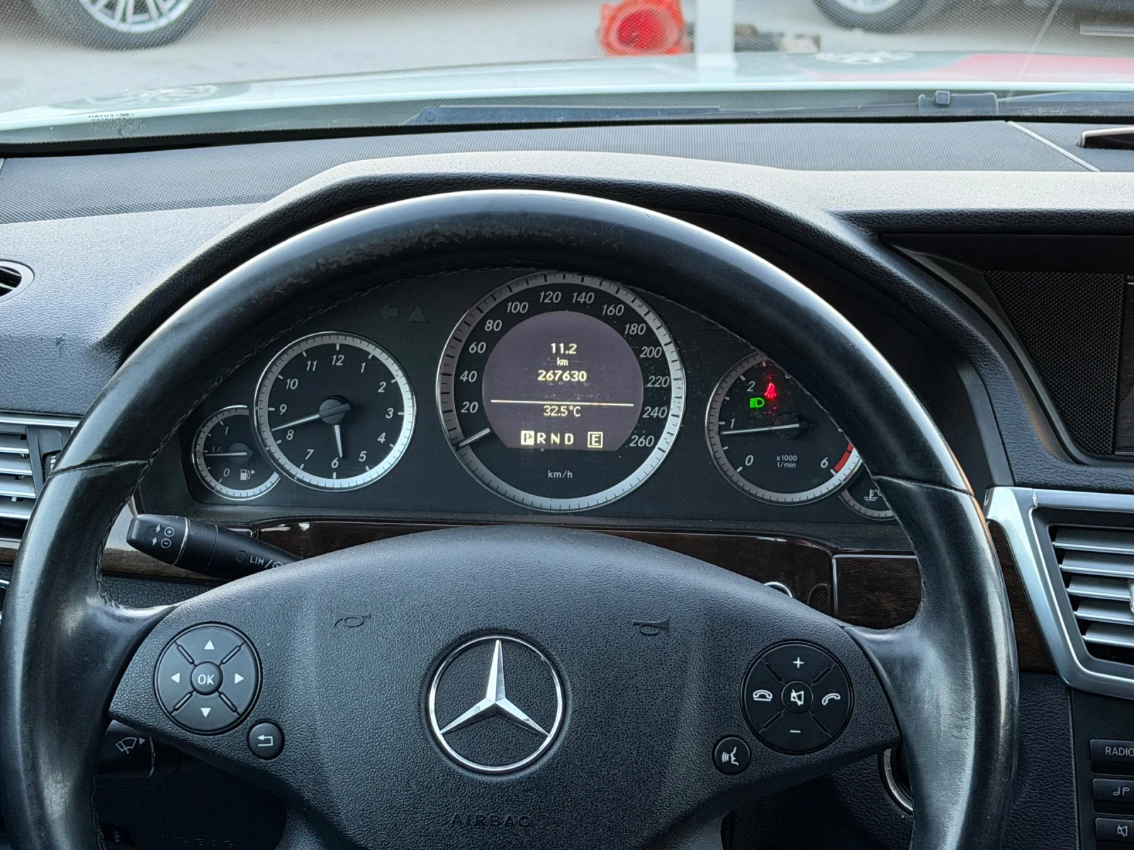 Mercedes-Benz E 220 2.2CDI ИТАЛИЯ АВТОМАТ, снимка 10 - Автомобили и джипове - 55732509