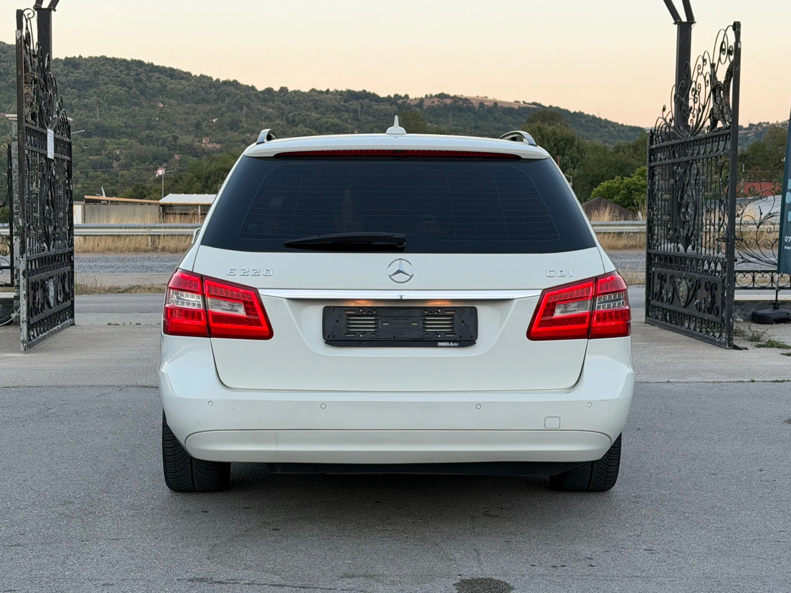 Mercedes-Benz E 220 2.2CDI ИТАЛИЯ АВТОМАТ, снимка 13 - Автомобили и джипове - 55732509