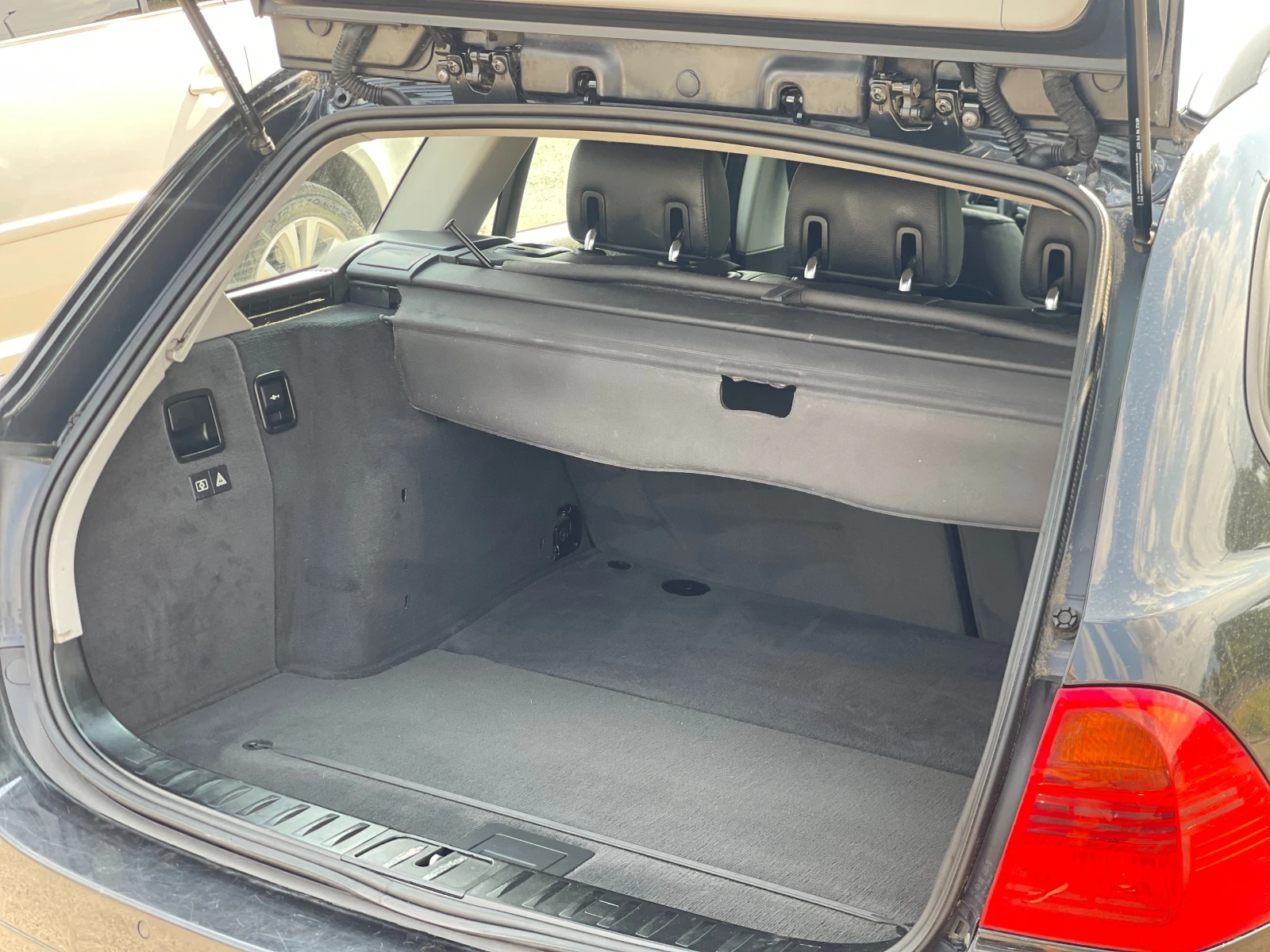 BMW 320 2.0D Edition, снимка 9 - Автомобили и джипове - 55830026