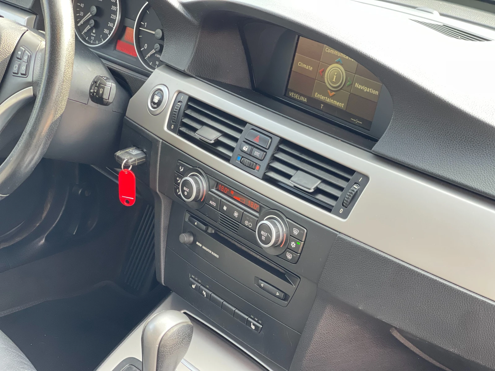 BMW 320 2.0D Edition, снимка 14 - Автомобили и джипове - 55830026
