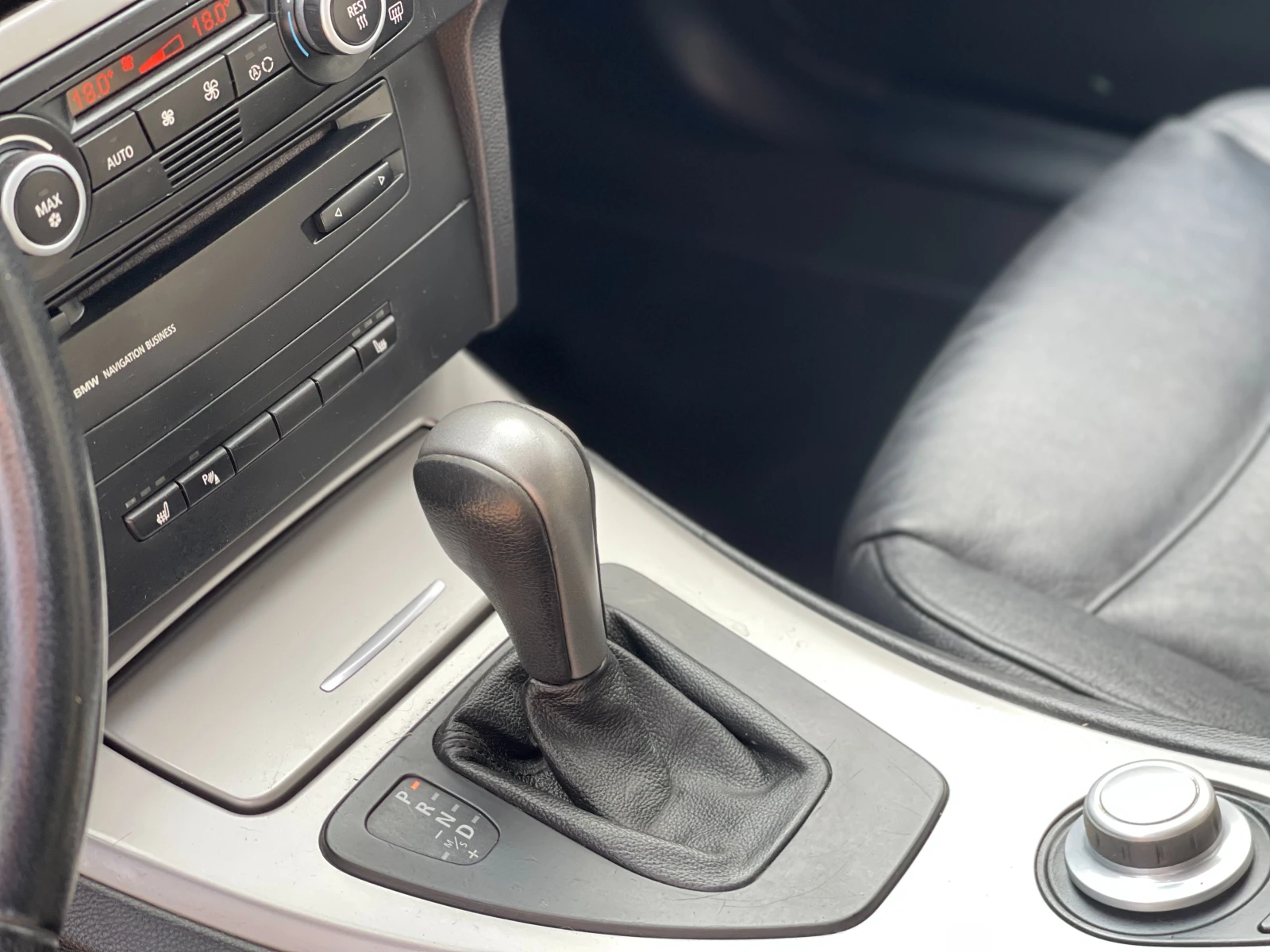 BMW 320 2.0D Edition, снимка 16 - Автомобили и джипове - 55830026