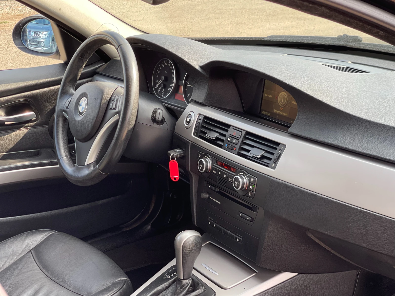 BMW 320 2.0D Edition, снимка 13 - Автомобили и джипове - 55830026