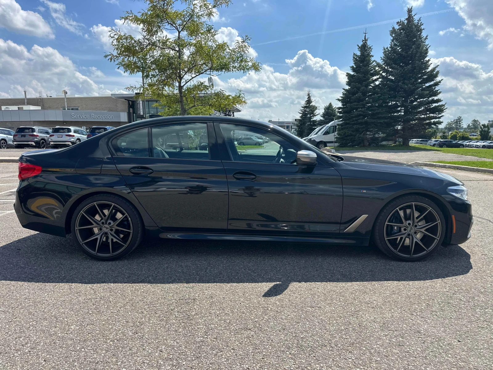 BMW 550 xDrive * CARFAX * ОПЦИЯ ЗА ФИНАНСИРАНЕ, снимка 16 - Автомобили и джипове - 55830670