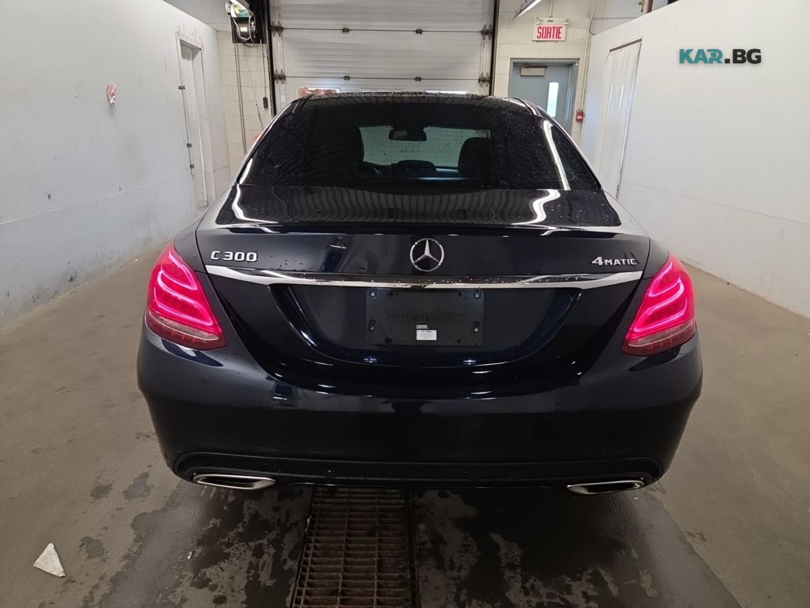 Mercedes-Benz C 300 4Matic * AMG Line * АвтоКредит * (ЦЕНА ДО БГ), снимка 5 - Автомобили и джипове - 56039896