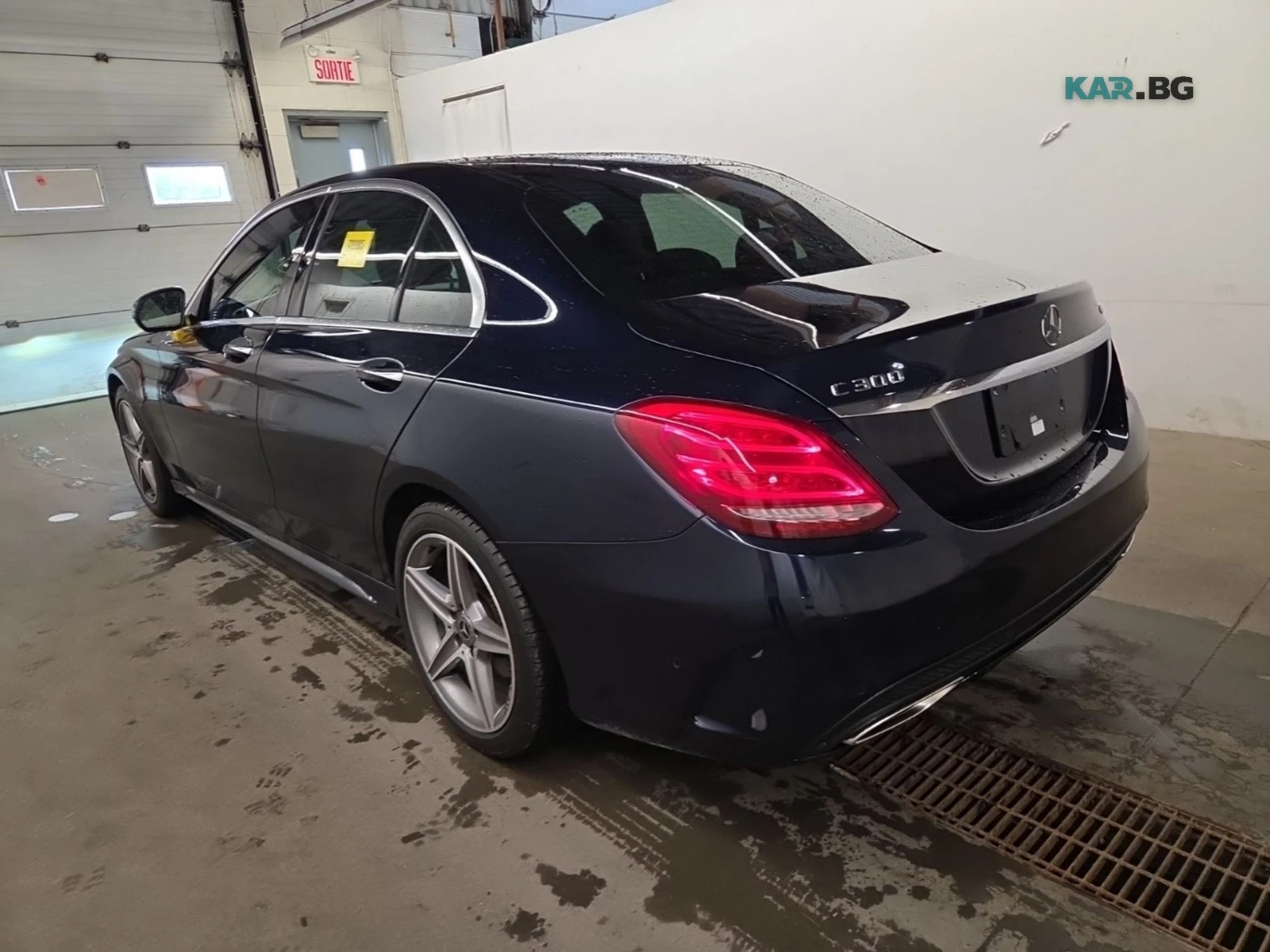 Mercedes-Benz C 300 4Matic * AMG Line * АвтоКредит * (ЦЕНА ДО БГ), снимка 6 - Автомобили и джипове - 56039896