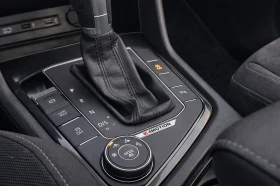 VW Tiguan BiTDI/4X4/DIGITAL/PANO/DISTRONIC - 16999 € / 33247.15 лв. - 53583989 13