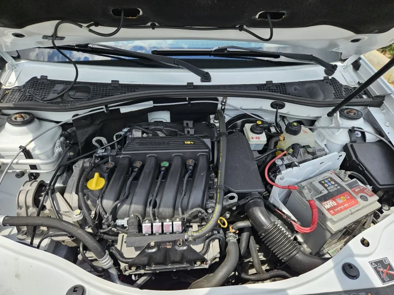 Dacia Duster 1.6I-105кс= ФАБРИЧНА ГАЗ= ПАРКТРОНИК= КЛИМАТИК, снимка 17 - Автомобили и джипове - 50547793