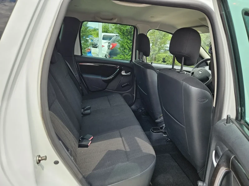 Dacia Duster 1.6I-105кс= ФАБРИЧНА ГАЗ= ПАРКТРОНИК= КЛИМАТИК, снимка 14 - Автомобили и джипове - 50547793
