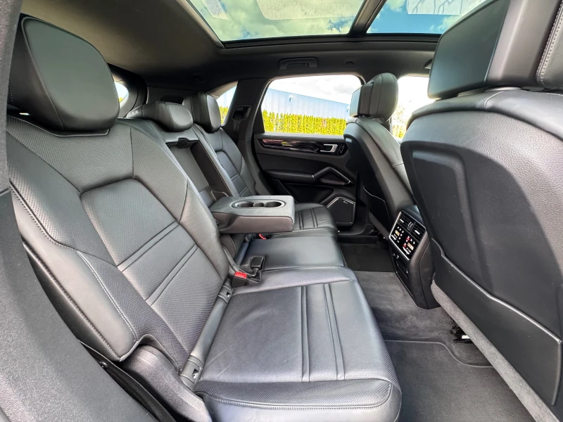 Porsche Cayenne Platinum Edition.Night Vision/DISTRONIC/VAKUM/360, снимка 14 - Автомобили и джипове - 52623228