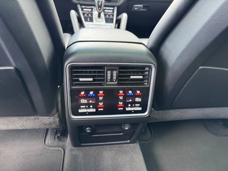 Porsche Cayenne Platinum Edition.Night Vision/DISTRONIC/VAKUM/360, снимка 11 - Автомобили и джипове - 52623228