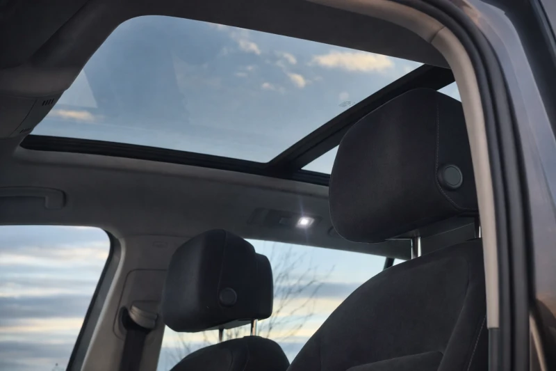 VW Tiguan BiTDI/4X4/DIGITAL/PANO/DISTRONIC, снимка 16 - Автомобили и джипове - 53049019