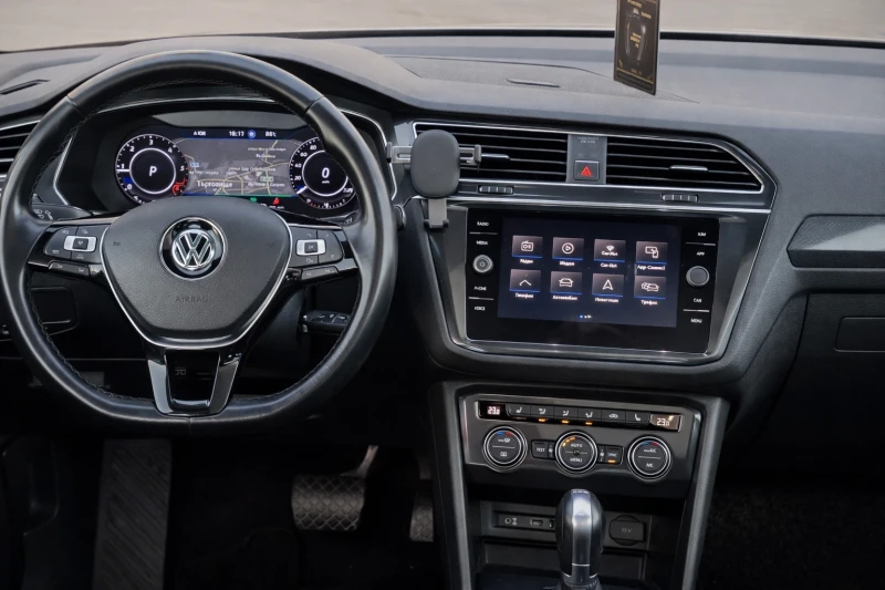 VW Tiguan BiTDI/4X4/DIGITAL/PANO/DISTRONIC, снимка 10 - Автомобили и джипове - 53049019