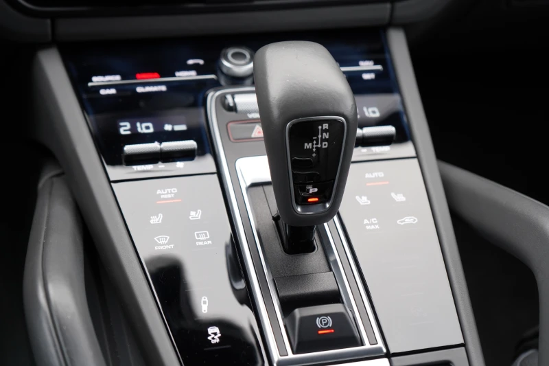 Porsche Cayenne S* PDCC* PSCB* BOSE* 360* KEYLESS* DISTRONIC, снимка 12 - Автомобили и джипове - 53123272