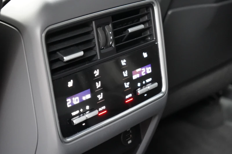 Porsche Cayenne S* PDCC* PSCB* BOSE* 360* KEYLESS* DISTRONIC, снимка 15 - Автомобили и джипове - 53123272