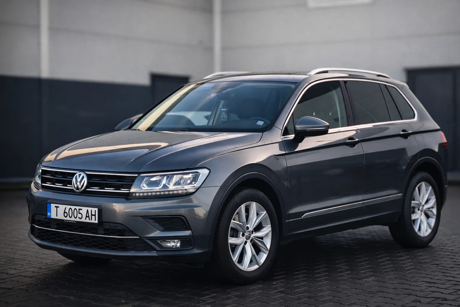 VW Tiguan BiTDI/4X4/DIGITAL/PANO/DISTRONIC, снимка 1