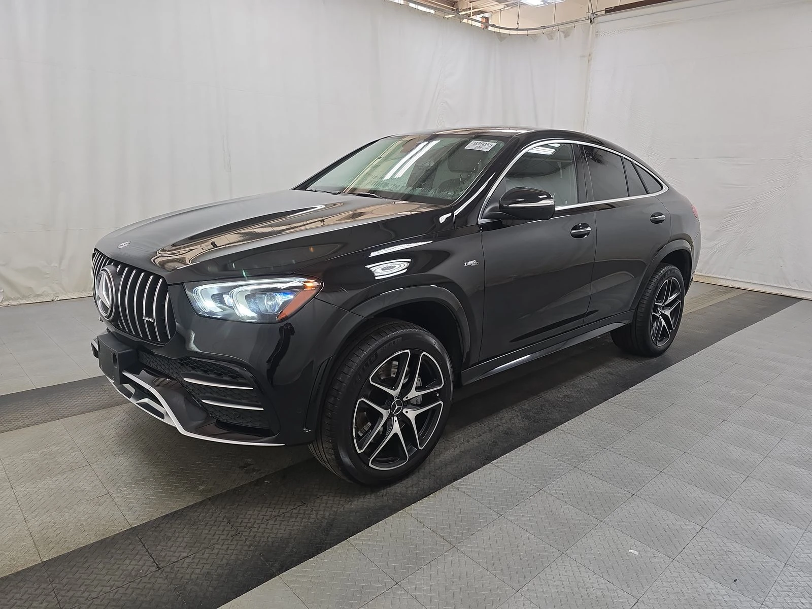 Mercedes-Benz GLE 53 4MATIC  М. ТОЧКА * BURMESTER * ПОДГРЕВ * KEYLESS * LED  - изображение 3