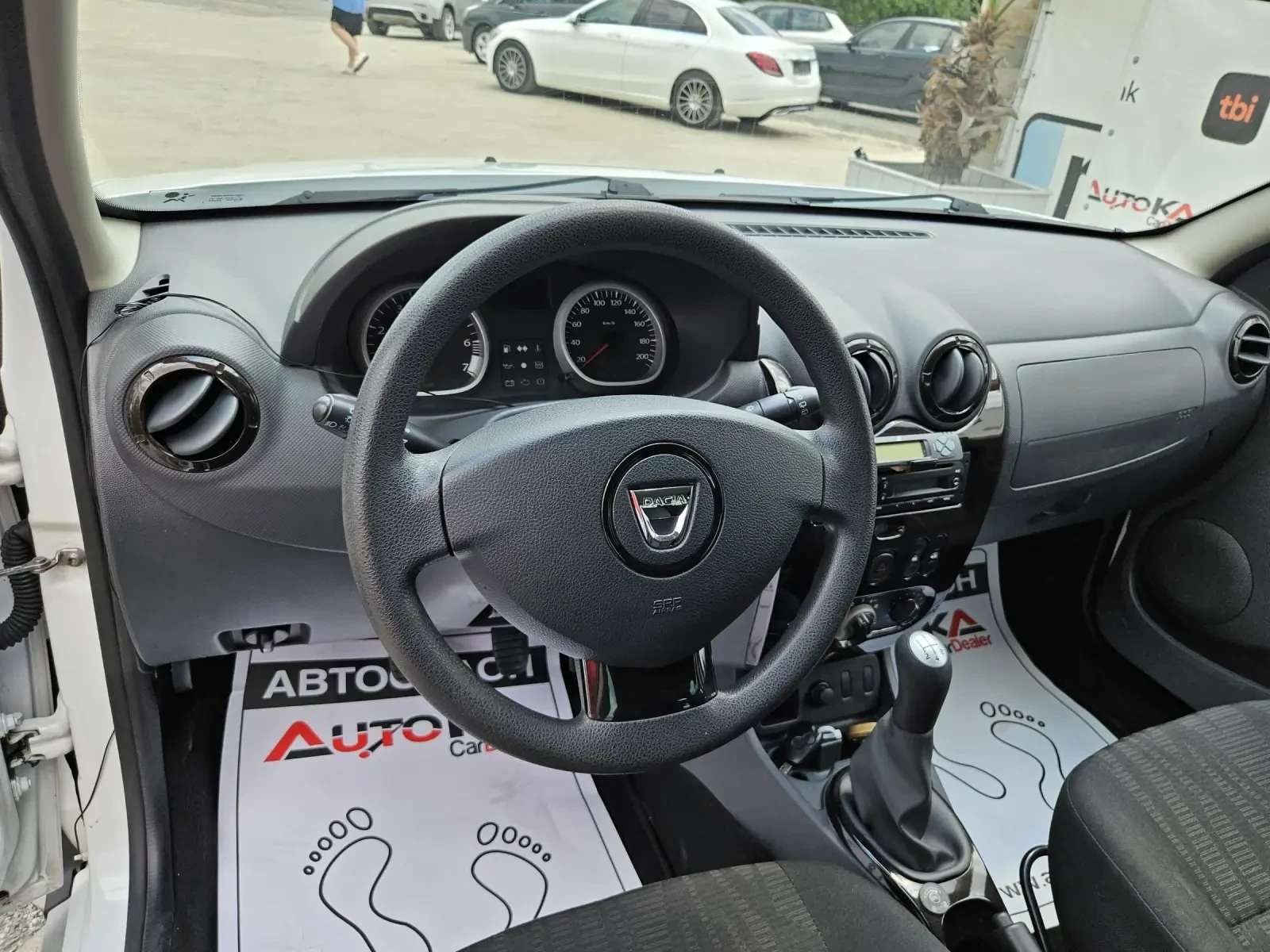 Dacia Duster 1.6I-105кс= ФАБРИЧНА ГАЗ= ПАРКТРОНИК= КЛИМАТИК - изображение 8