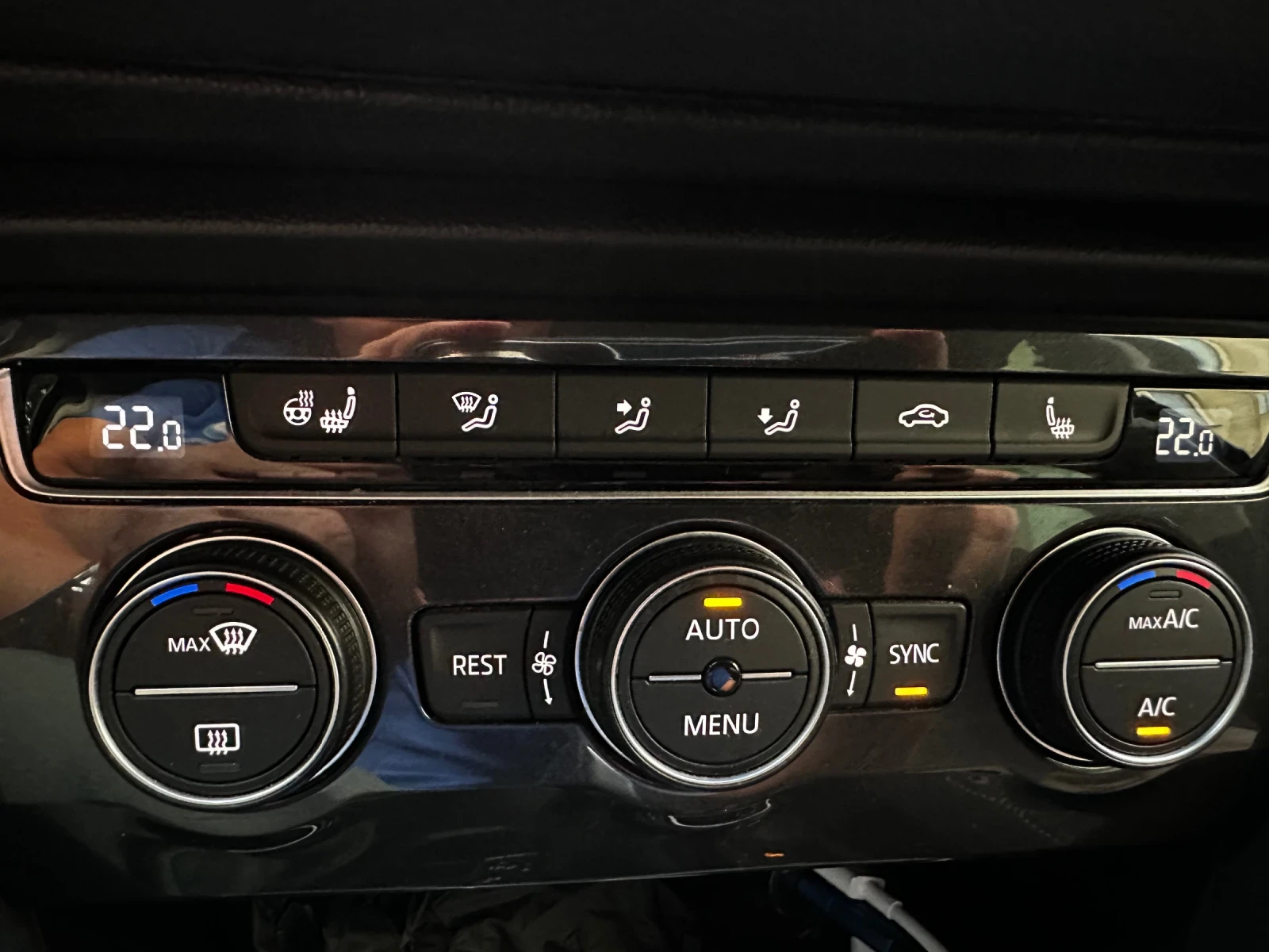 VW Tiguan 2.0 - изображение 6