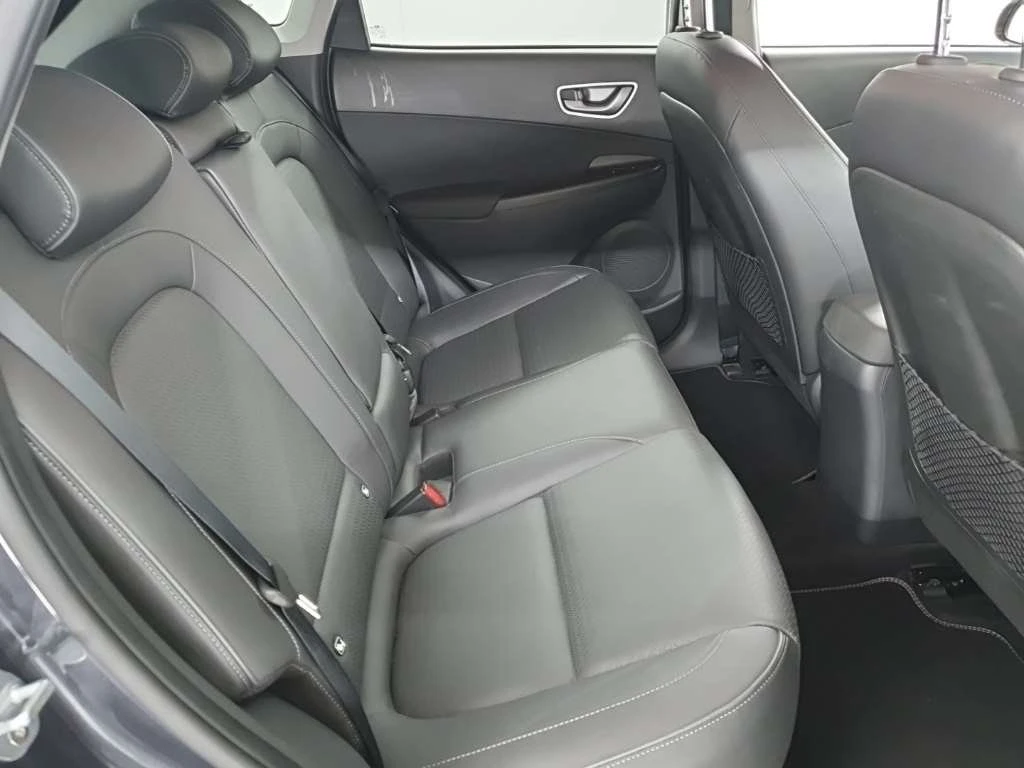 Hyundai Kona  Premium 64 kWh SOH98% - изображение 5