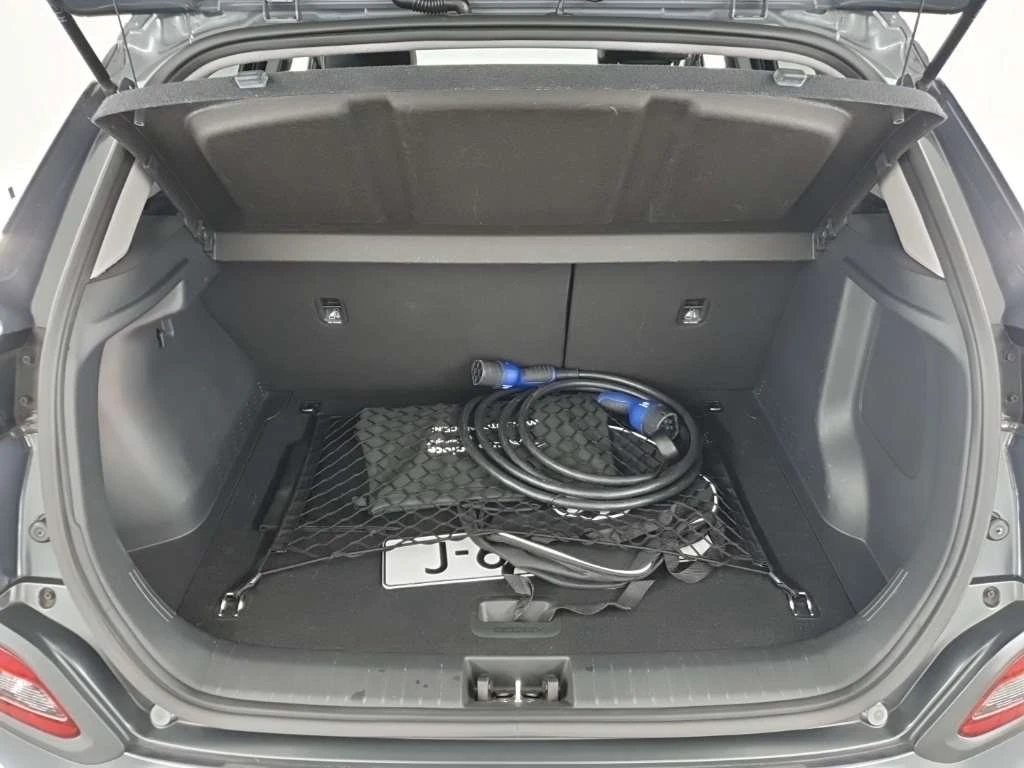 Hyundai Kona  Premium 64 kWh SOH98% - изображение 8
