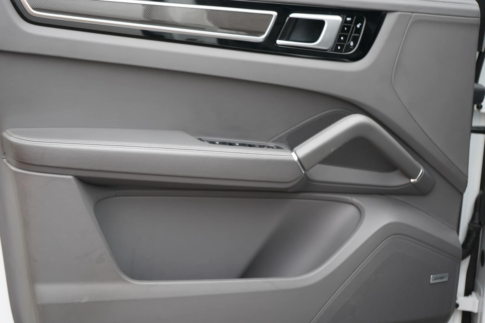 Porsche Cayenne S* PDCC* PSCB* BOSE* 360* KEYLESS* DISTRONIC - изображение 6