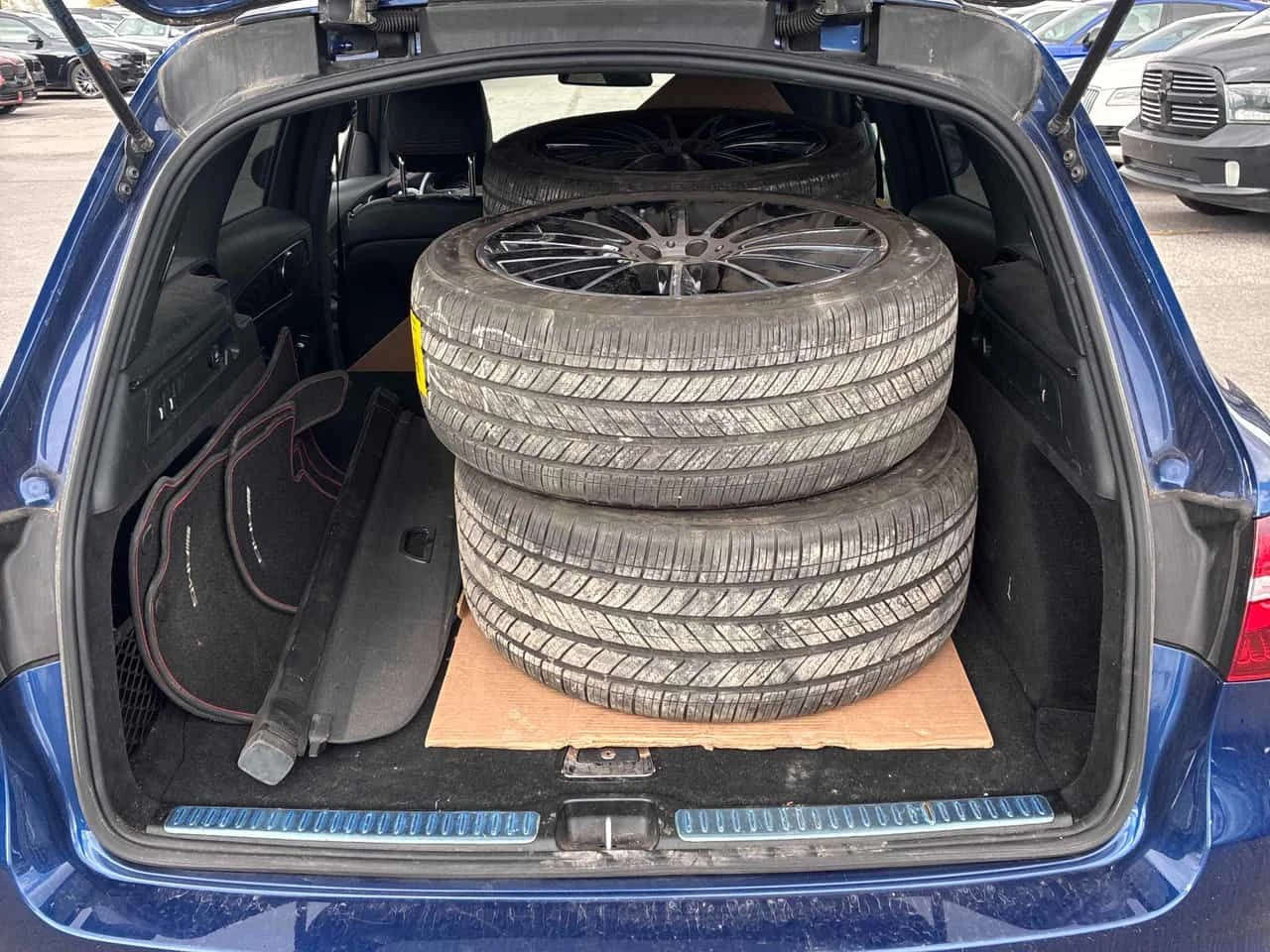 Mercedes-Benz GLC 43 AMG ПОДГРЕВИ * ПАНО * KEYLESS * CARFAX, снимка 15 - Автомобили и джипове - 54480225
