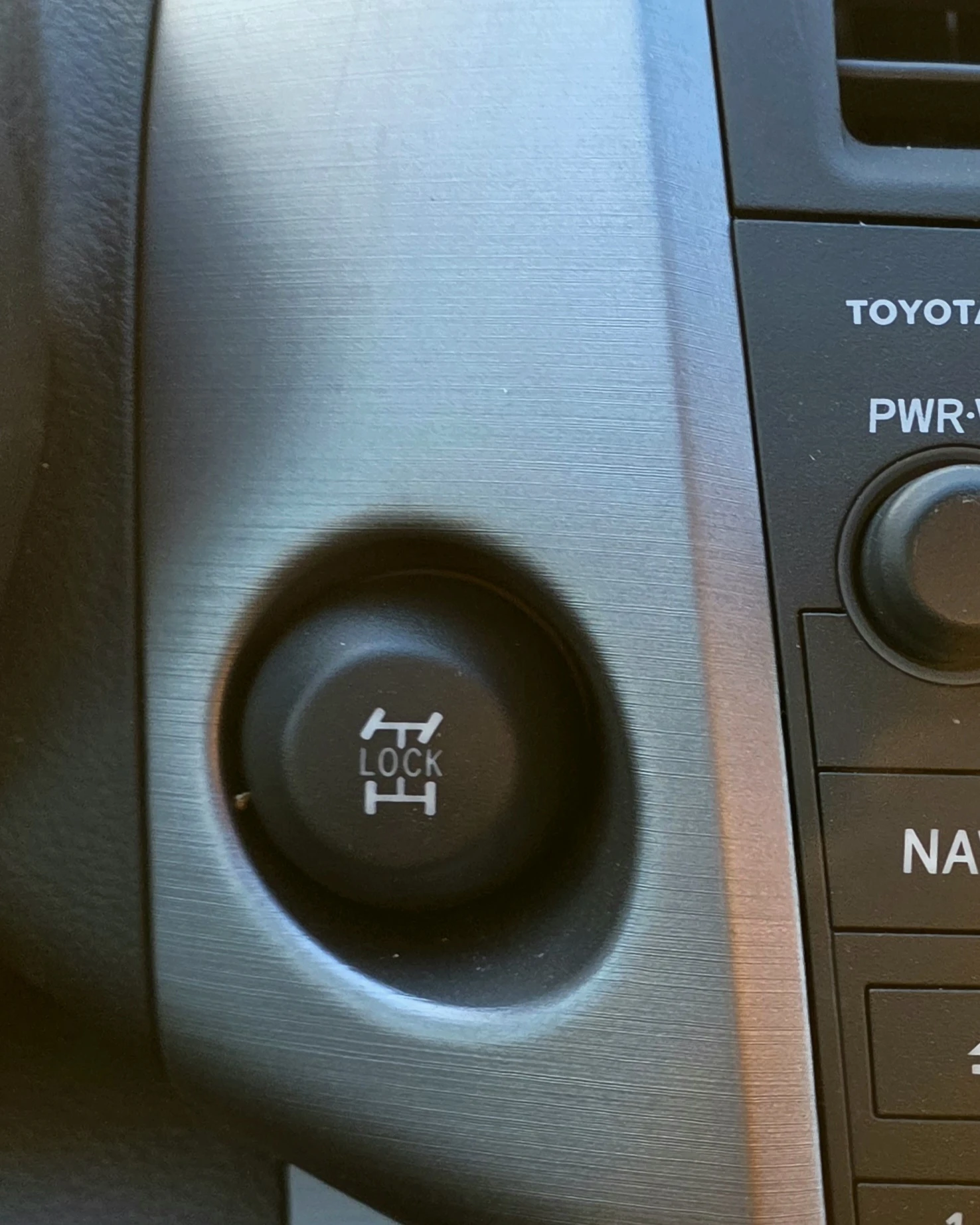 Toyota Rav4 2.2D4D 136ks 4x4, снимка 11 - Автомобили и джипове - 54906108