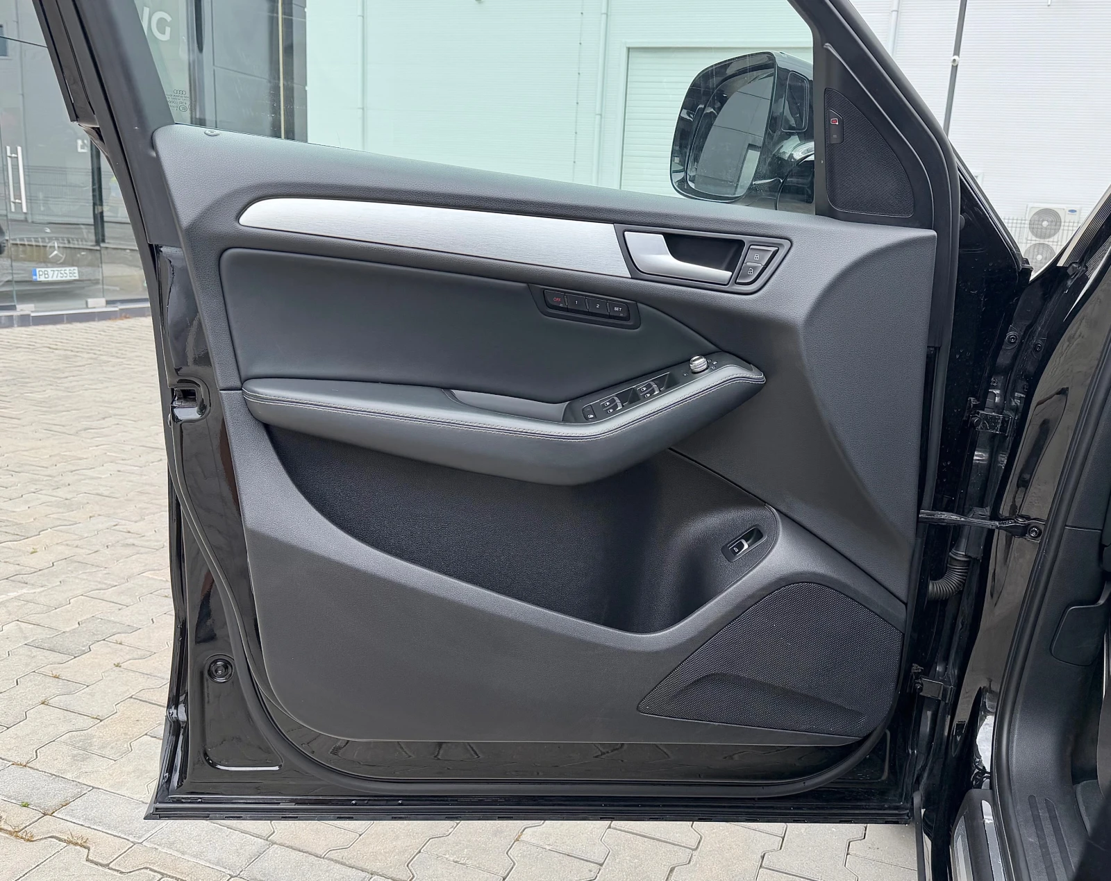 Audi SQ5 BiTDi * Exclusive* Подгрев/Камера/Keyless/Панорама, снимка 12 - Автомобили и джипове - 55034559