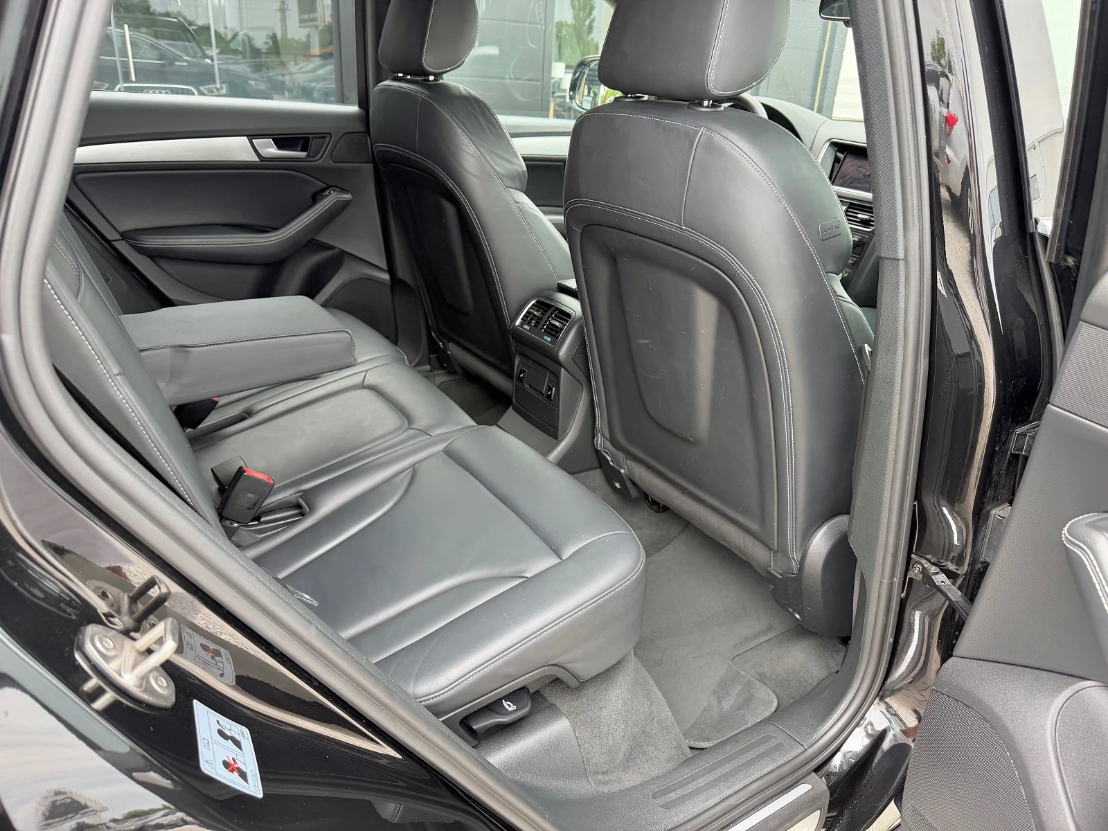 Audi SQ5 BiTDi * Exclusive* Подгрев/Камера/Keyless/Панорама, снимка 14 - Автомобили и джипове - 55034559