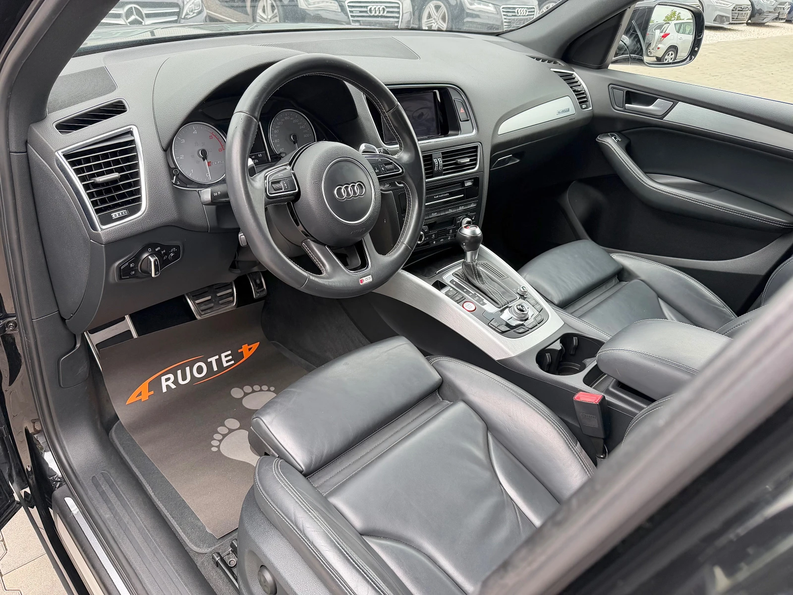 Audi SQ5 BiTDi * Exclusive* Подгрев/Камера/Keyless/Панорама, снимка 8 - Автомобили и джипове - 55034559