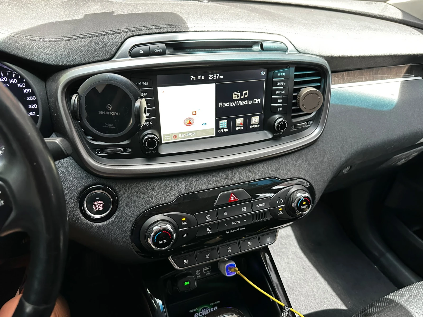 Kia Sorento 2.2CRDI/4x4/ОЧАКВАН ВНОС !!!, снимка 13 - Автомобили и джипове - 55374410