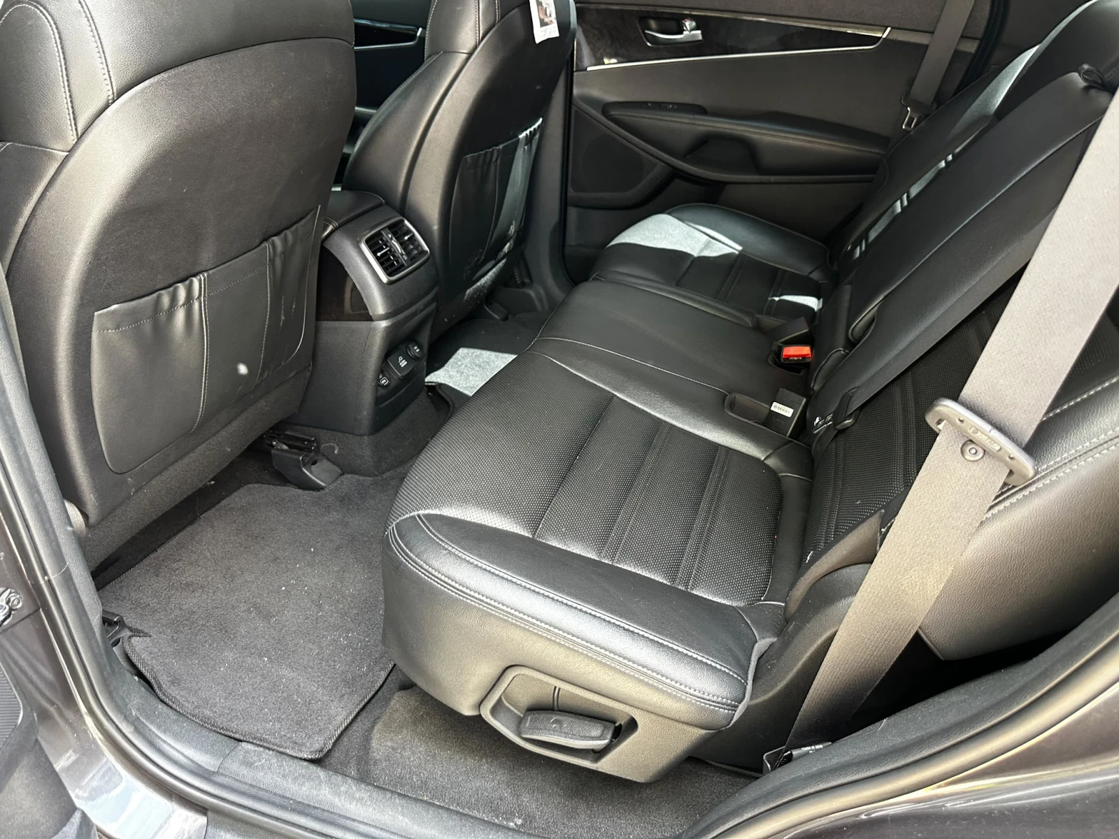 Kia Sorento 2.2CRDI/4x4/ОЧАКВАН ВНОС !!!, снимка 11 - Автомобили и джипове - 55374410