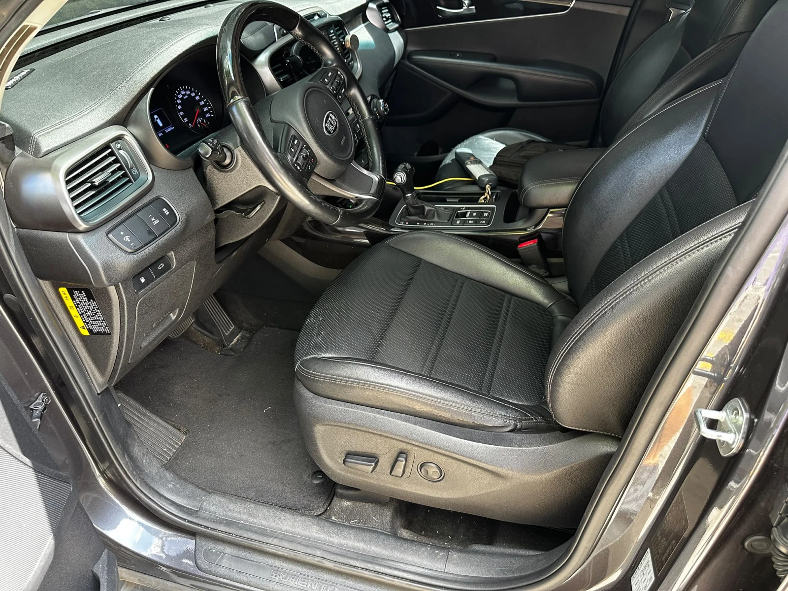 Kia Sorento 2.2CRDI/4x4/ОЧАКВАН ВНОС !!!, снимка 9 - Автомобили и джипове - 55374410